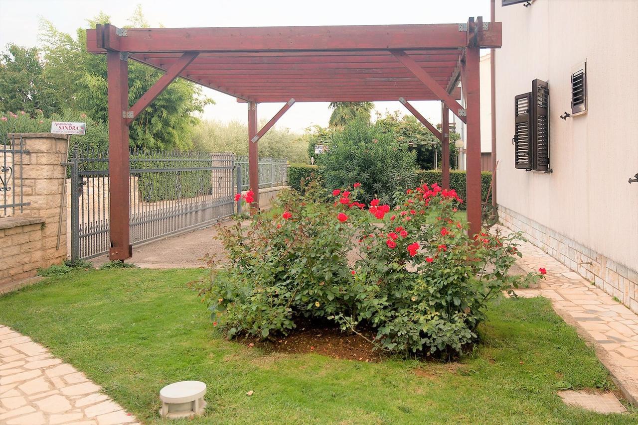 Apartments Sandra Пореч Экстерьер фото